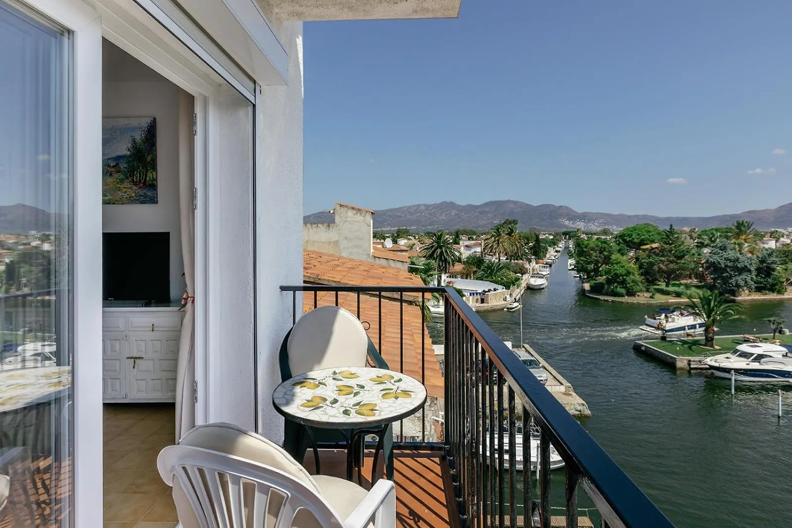 Επικοινωνία με το Lovely Mediterranean Penthouse In Costa Brava